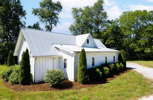 Dillard Hotel | Cottages @ Julep Farms