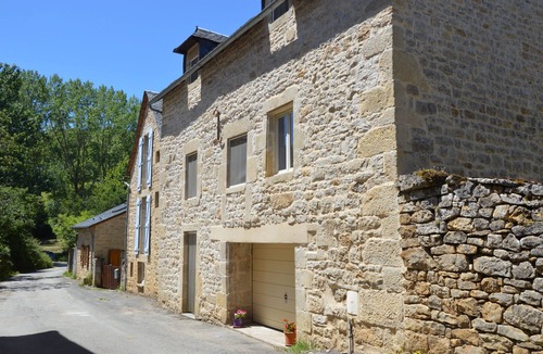 Severac-l'Eglise House | Cottages with mountain views