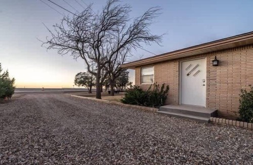 Lubbock House | Cotton Court - 2BR/2BA - Country Living