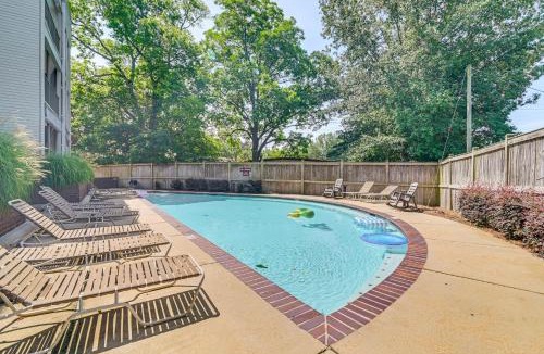 Starkville House | Cotton District Condo: Walkable Spot for Game Day!