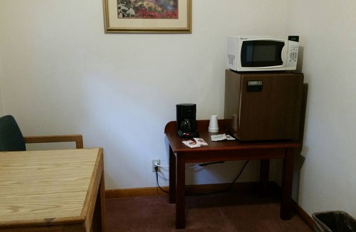 Basin Hotel | Cottonwood Cottages