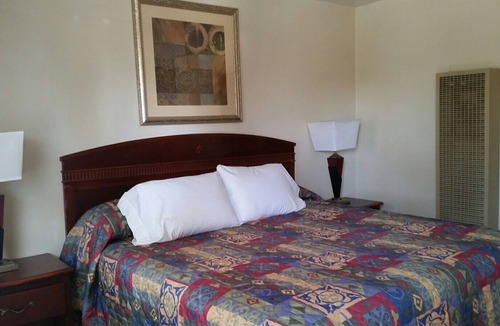 Basin Hotel | Cottonwood Cottages