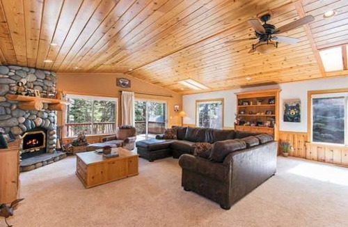 Tahoe Vista House | Cottonwood Place Vacation Home - Hot Tub