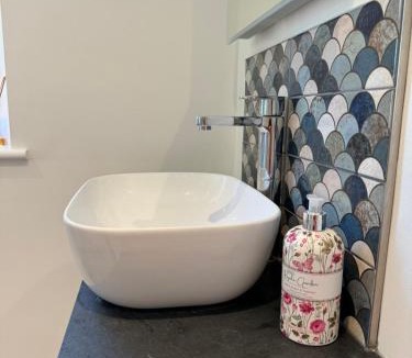 Bideford Ski Chalet | Cotts Cabin - Welcombe - 2 min walk to pub