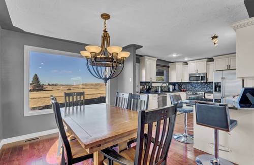 Medicine Hat House | Coulee View Inn