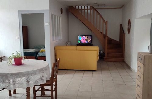 Saint-Etienne-de-Mer-Morte House | Country cottage