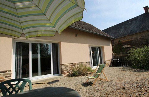 Saint-Sauveur-la-Pommeraye Cottage | Country house in Saint-Sauveur, 6 pers, pets allowed