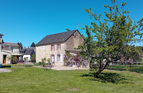 Sainte-Scolasse-sur-Sarthe House | Country House with Private Terrace, Garden and Wi-Fi in Sainte-Scolasse-sur-Sarthe