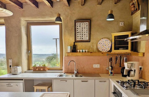 Pre-en-Pail Cottage | Country cottage, pets allowed - 13 guests