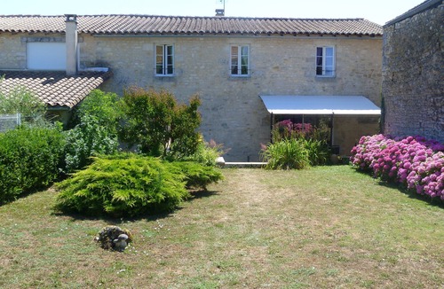 Saint-Amant-de-Bonnieure Cottage | Country Cottage/Gite - St Amant de Bonnieure