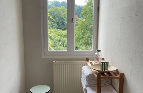 Saint-Geoire-en-Valdaine House | Country house with natural pool and river