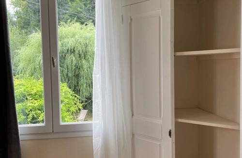 Saint-Geoire-en-Valdaine House | Country house with natural pool and river