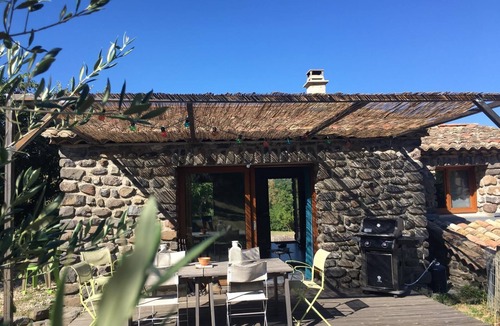 Saint-Martin-le-Superieur House | Country house with terrace, gardens and fields!