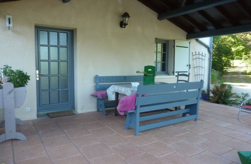 Sainte-Alvere Apartment | Country studio