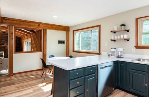 Xenia House | Country 4BR w/pool + golf course