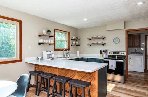 Xenia House | Country 4BR w/pool + golf course