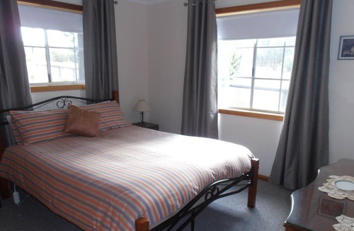 Napoleon Reef House | Country Accommodation at Napoleon Reef