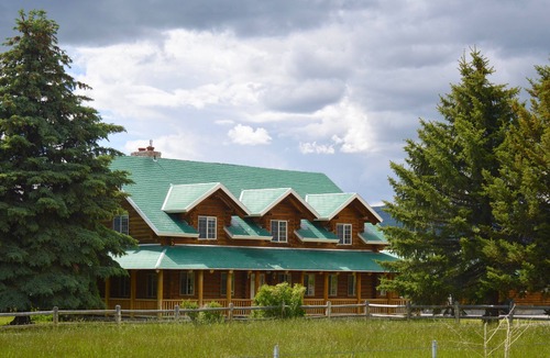 Fairview Cabin | Country Cabin 25 Acres w/pond