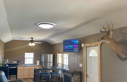 Clarksville Cabin | Country Cabin in Private Setting