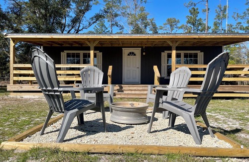 Clarksville Cabin | Country Cabin in Private Setting