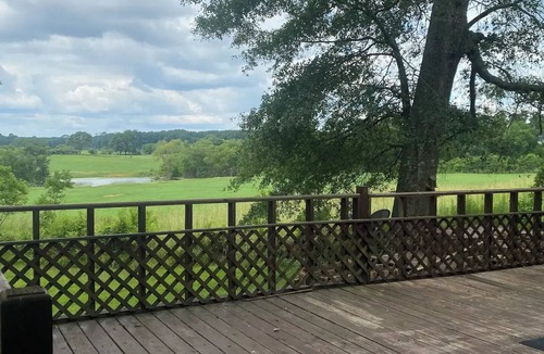 Farmerville House | Country cabin near the lake