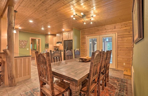 Springdale Cabin | ‘Country Cabin’ w/Wraparound Deck & Views!