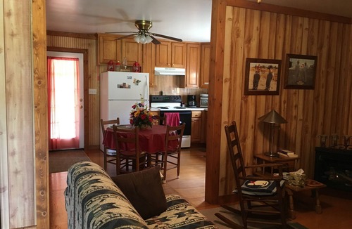 Collinsville Cabin | Country Cabin.We have cleaned the cabin top to bottom! Get out of the city!
