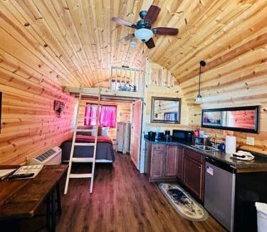 Chariton Hostel | Country Cabins Hotel