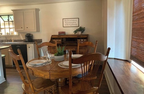 Magnolia House | Country Charm & Comfort