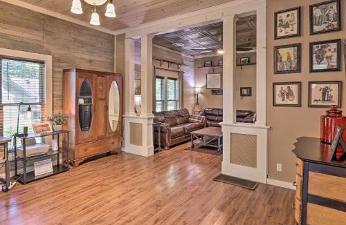 Cotter House | Country-Chic Cotter Home w/Outdoor Living Space!