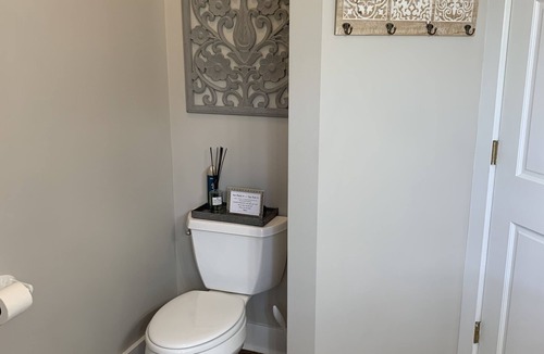 New Castle House | Country Chic Loft Apartment