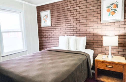 Colby Hotel | Country Club Inn