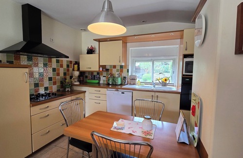 Montsegur-sur-Lauzon Apartment | Country cottage with garden