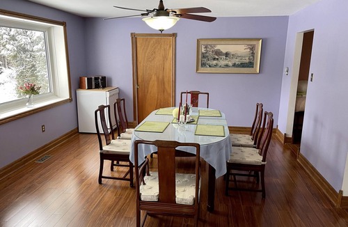 Grey Highlands House | Country Comfort with 8 Acre Private Garden