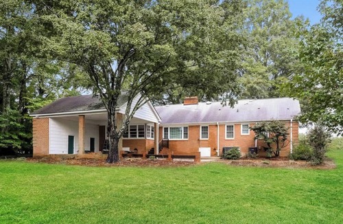 Julian House | Country Comfort Hideaway