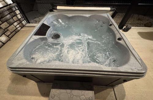 Fairview  Highland County Apartment | Country Cornerstone Retreat Upstairs Apartment with Hot Tub, Jetted Tub, Sauna, Massage Chair,