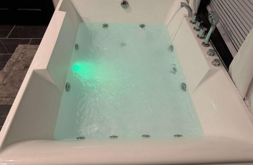 Fairview  Highland County Apartment | Country Cornerstone Retreat Upstairs Apartment with Hot Tub, Jetted Tub, Sauna, Massage Chair,