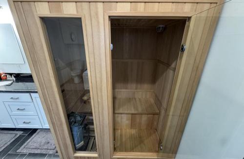 Fairview  Highland County Apartment | Country Cornerstone Retreat Upstairs Apartment with Hot Tub, Jetted Tub, Sauna, Massage Chair,