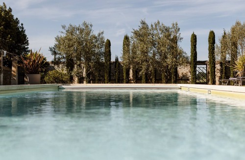 Pont-Saint-Esprit Apartment | Country cottage with all the comforts of a flat