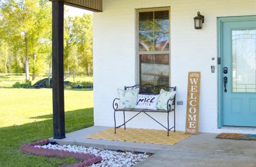 Broussard House | Country Cottage - Broussard