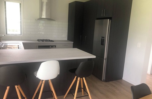 Pukemoremore Cottage | Country Cottage Centrally Located