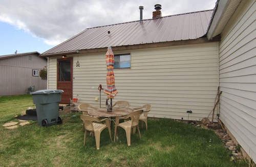 Monticello Cottage | Country Cottage Great Location