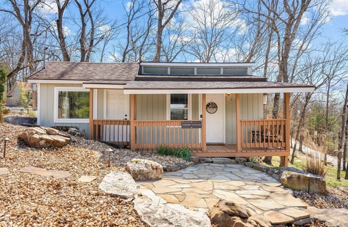 Branson Cottage | COUNTRY COTTAGE - Private Hot Tub and Fire Pit