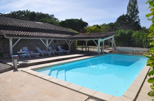 Montcabrier House | Country cottage with swimming pool and Jacuzzi