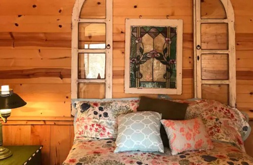 Steelville House | Country Cuteness is a suite with Meramec river access to swim, fish or float.