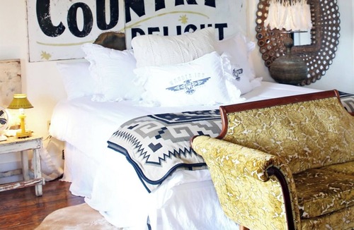 Round Top Bed & Breakfast | Country Delight Room - Wander Inn