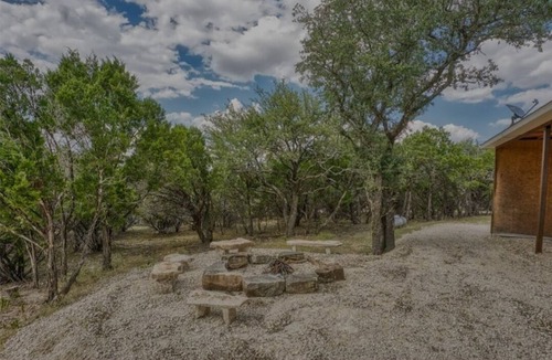 Gatesville Cottage | Country Eclipse Cottage