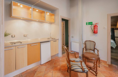 Mambrilla de Castrejon House | Country House 'La Mambla De La Ribera' with Mountain View, Private Garden and Wi-Fi