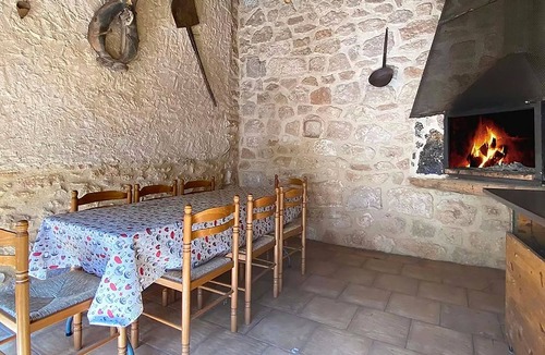 Penalba de San Esteban House | Country House 'La Marcela' with Mountain View, Private Terrace and Wi-Fi