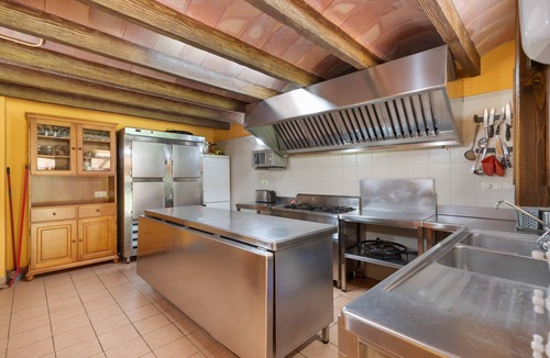Sant Iscle de Vallalta House | Country House 'Rocosa' with Mountain View, Wi-Fi and Air Conditioning